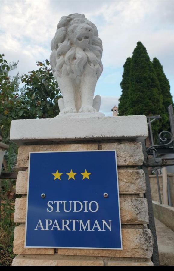 Apartamento Studio City Pula Exterior foto